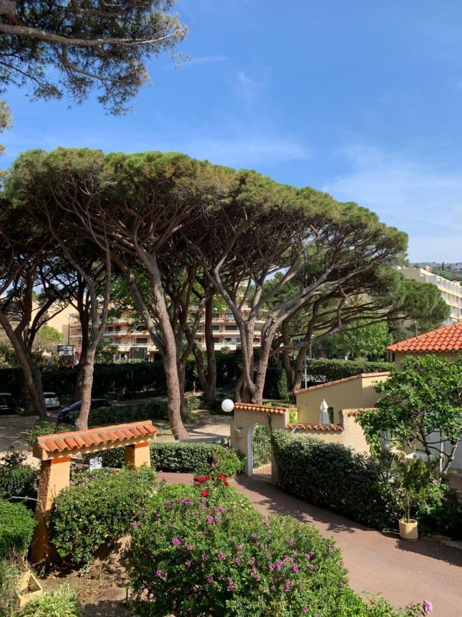 Hotel Beau Rivage Le Lavandou Exterior foto